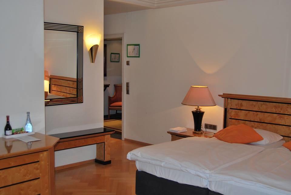 Hotel Waldhorn Вайнгартен Экстерьер фото